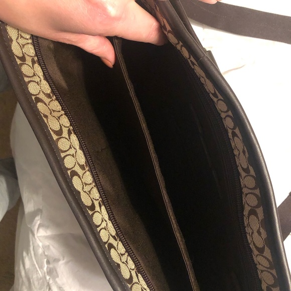 NWT Coach messenger laptop bag. Never used. Great condition. - Picture 4 of 5